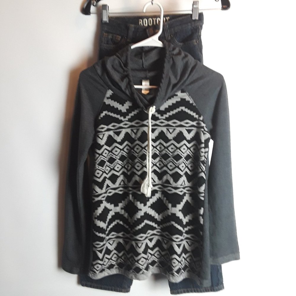 2 PC No Boundaries Top & Crazy 8 Jeans